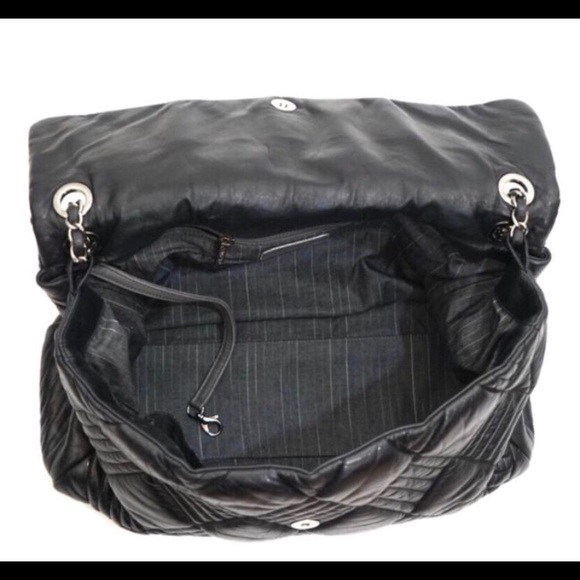 Chanel Jumbo Quilted Lambskin Shoulder Bag - Picture 8 of 8